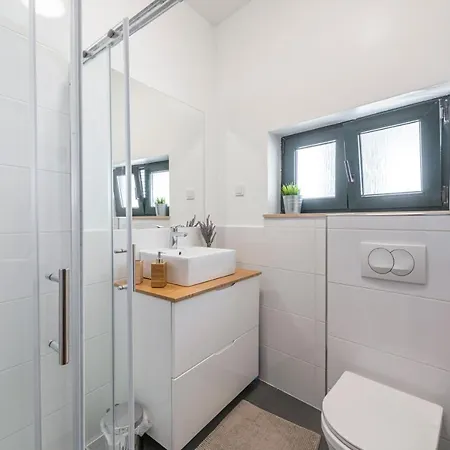 51 Street Apartman